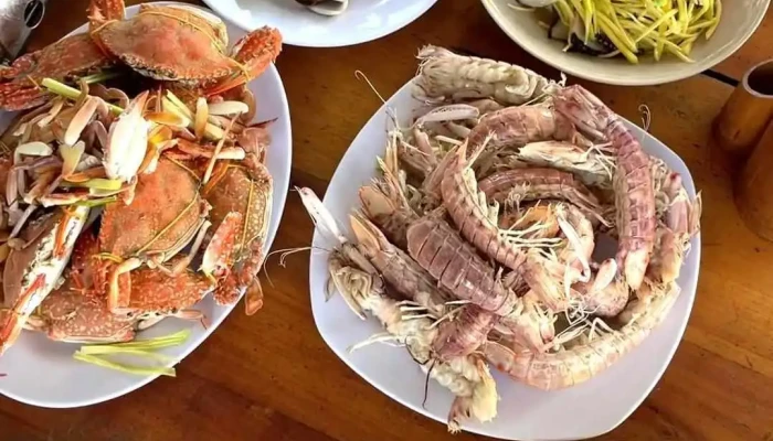 Nha Tren Bien   Joy Adventures   Restaurant Boat To Starfish Beach Video - Kiên Giang