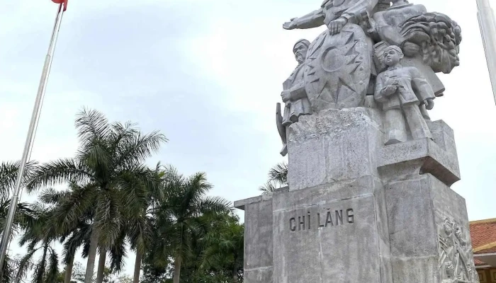 Nha Trung Bay Chien Thang Chi Lang Tat Ca - Lạng Sơn