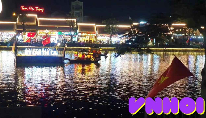 Pho Di Bo Ninh Binh   Walking Street Video - Ninh Bình