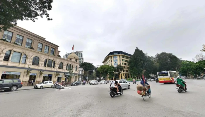Quang Truong Cach Mang Thang Tam Che Do Xem Pho Va 360deg - Hà Nội