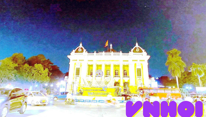 Quang Truong Cach Mang Thang Tam Moi Nhat - Hà Nội