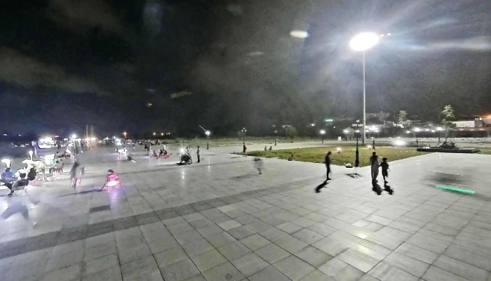 Quang Truong Ho Chi Minh Che Do Xem Pho Va 360deg - Kiên Giang