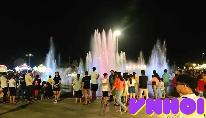 Quang Truong Trung Tam Tinh Tien Giang Quang Truong Hung Vuong Nhac Nuoc Tinh Tien Giang - Tiền Giang