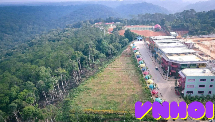 Quảng trường Măng Đen - Hùng Vương