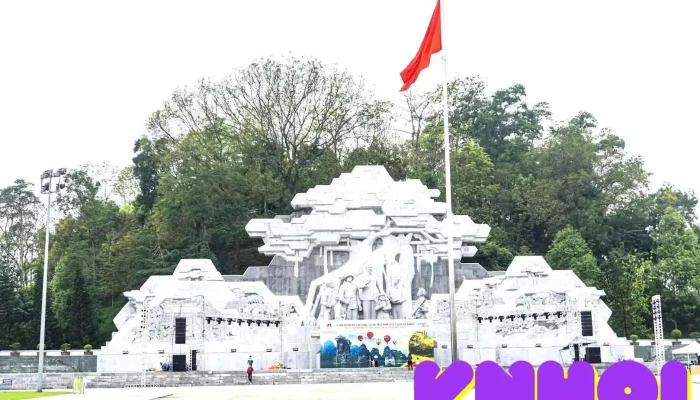 Quảng trường Nguyễn Tất Thành - Tuyên Quang