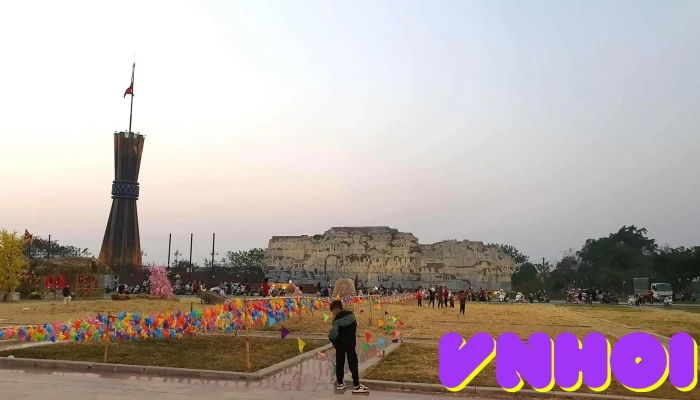 Quảng Trường Võ Nguyên Giáp - Trưng Vương