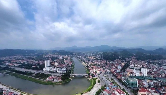 San Van Dong Dong Kinh Che Do Xem Pho Va 360deg - Lạng Sơn