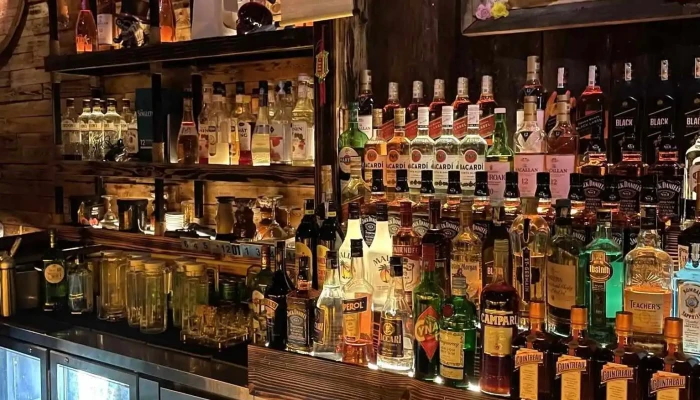 Sixsense Saloon -  Tat Ca - Hải Phòng