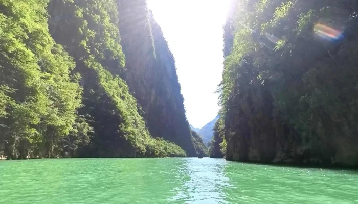 Song Nho Que Che Do Xem Pho Va 360deg - Hà Giang