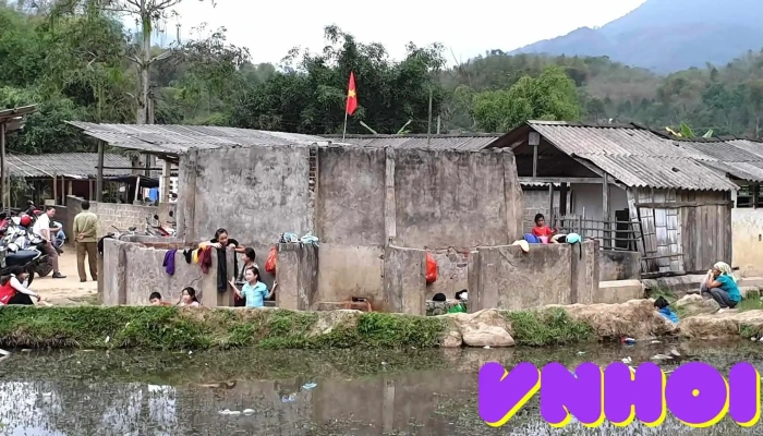 Suoi Nuoc Nong Ban Bon Tat Ca - Yên Bái