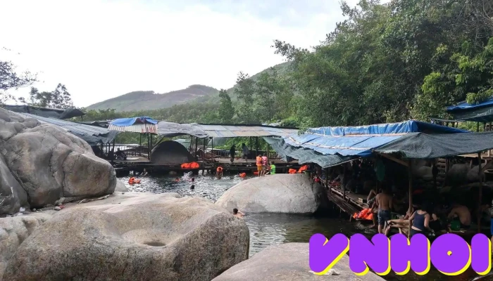 Suoi Thac Do   Hoi Dua Nui - Thành Phố Huế