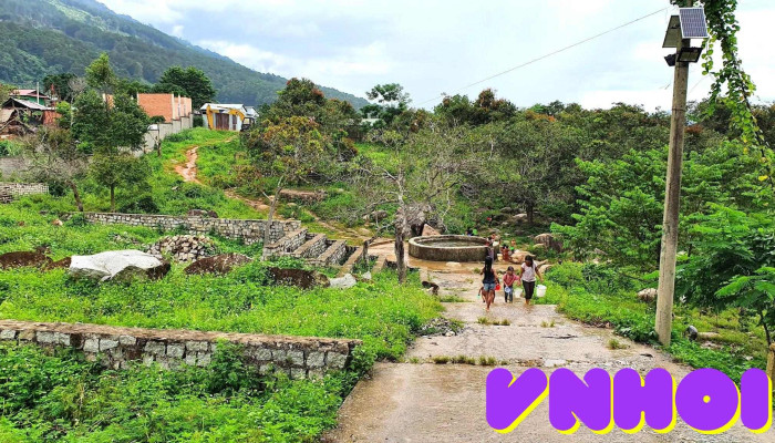 suối nước nóng Đạ Long - Đam Rông