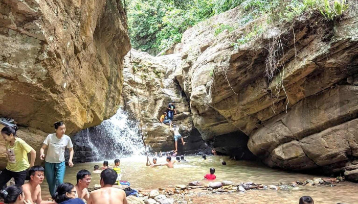 Thac Nhan Tam Tat Ca - Lạng Sơn