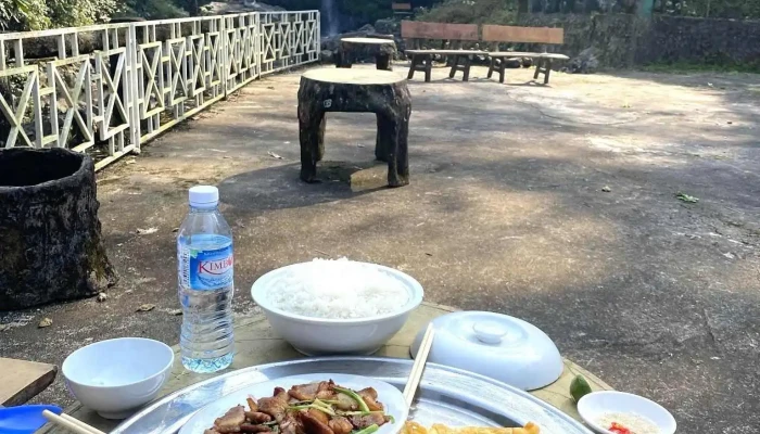 Thac Tu Son Thuc Pham Va Do Uong - Hòa Bình
