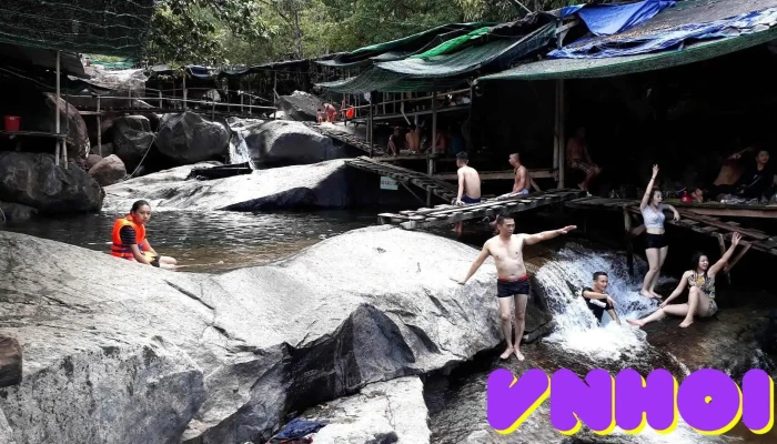 Trạm soát vé Suối Mơ (Hói Mít) - Thành Phố Huế