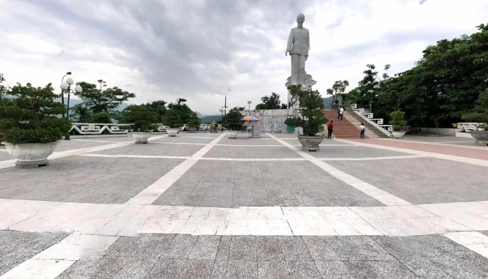Tuong Dai Bac Ho Che Do Xem Pho Va 360deg - Hòa Bình