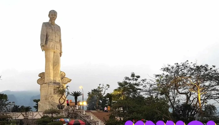 Tuong Dai Bac Ho Tat Ca - Hòa Bình