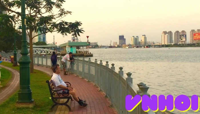 Tượng Đức Thánh Trần Hưng Đạo - Công Trường Mê Linh