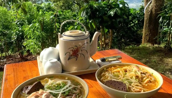 Vuon Hong Le Phuc Thuc Pham Va Do Uong - Lâm Đồng