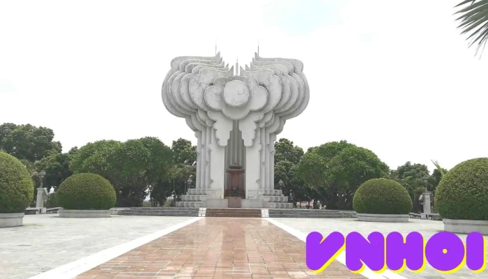 Đài tưởng niệm Tuyên Quang - Tuyên Quang
